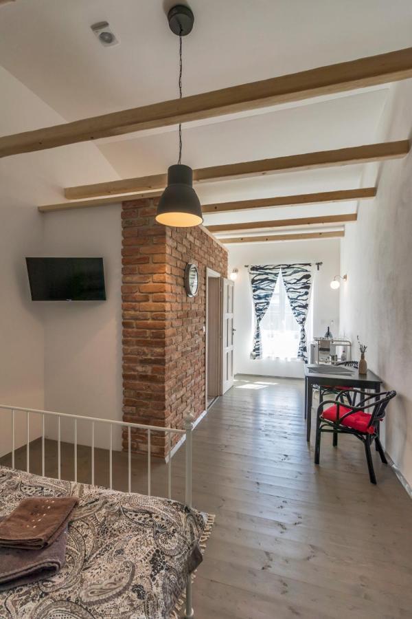 La Bobul Apartments Drnholec エクステリア 写真